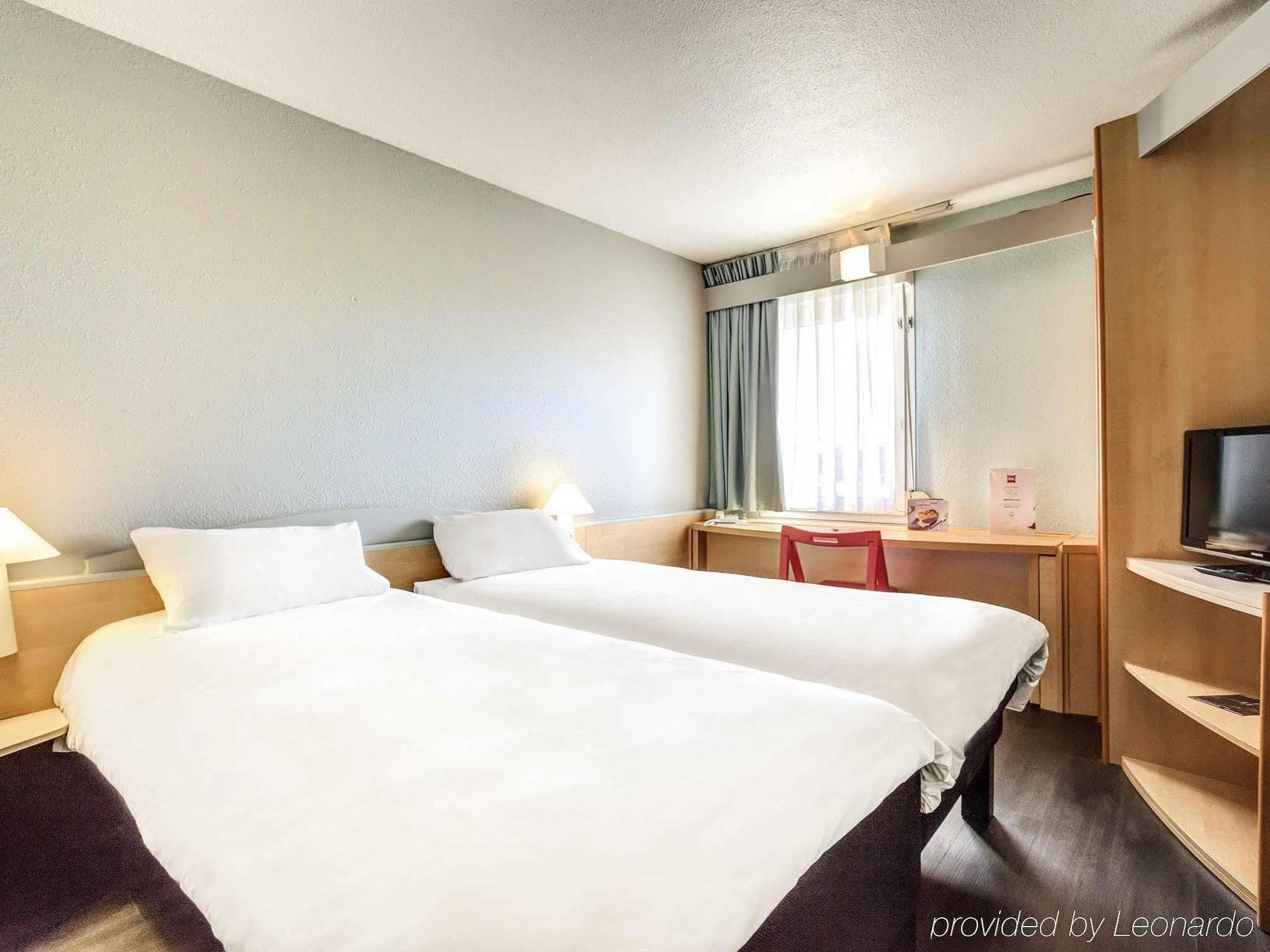 Ibis Agen Centre Gare Hotel Exterior photo